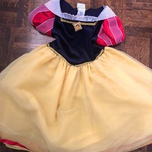 Disney Snow White 🍎 dress size 4-5